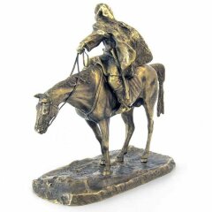 Скульптурная статуэтка «Оглядывающийся черкес»