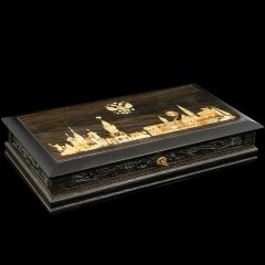 Подарочная шкатулка «Москва» из морёного дуба и янтаря