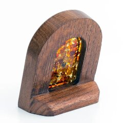 Православная икона «Ангел Хранитель» из дуба и янтаря в подарок маме