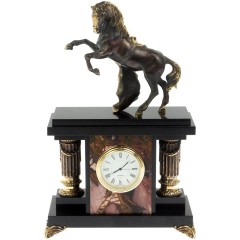 Каминные часы «Конь с попоной» из натурального камня яшма