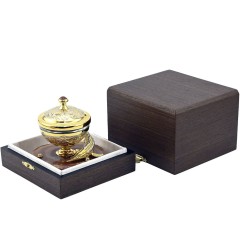 Икорница «Каспийская стерлядка» на подставке из камня агат с фигуркой царской рыбы