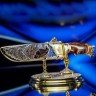 Коллекционный нож на подставке «Владыка Тайги» с головой медведя на рукояти из карельской берёзы