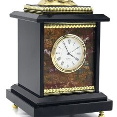 Часы настольные с фигуркой «Фемида» на камне яшма в подарок судье