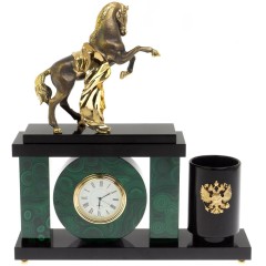 Каминные часы «Конь с попоной» из натурального камня малахит в подарок начальнику