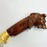 Коллекционный нож «Медведь на охоте» с резной фигурой на подставке из яшмы