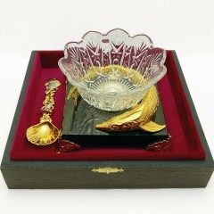 Икорница хрустальная «Севрюга» с позолоченной ложечкой на камне (долерит)