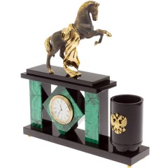 Каминные часы «Конь с попоной» из натурального камня малахит с карандашницей