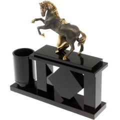 Каминные часы «Конь с попоной» из натурального камня малахит с карандашницей