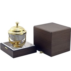 Икорница из горного хрусталя «Осетры» с фигурками царской рыбы в подарок на день рождения