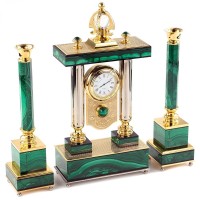 Каминные часы с подсвечниками «Уралочка» из малахита с позолоченным декором