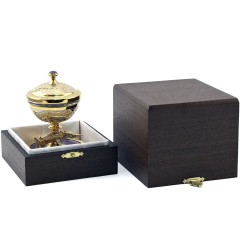 Позолоченная икорница «Осётр» на подставке из камня чароит с фигуркой царской рыбы