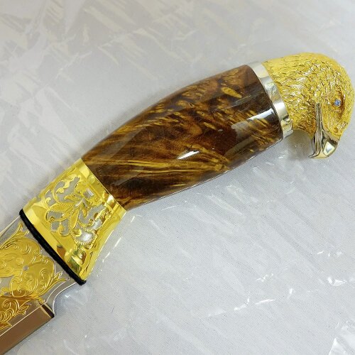 Сувенирный нож «Орлиный глаз» в позолоченных ножнах