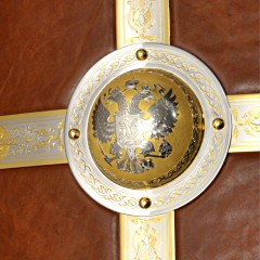 Набор сувенирного оружия щит и меч «Державный» станет стильным элементом декора для мужского интерьера