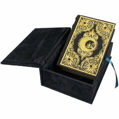 Позолоченный «Коран» с гранатами