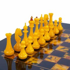 Подарочные шахматы «Антик» из массива дуба и янтаря