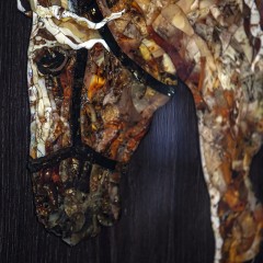 Подарочные нарды «Конь» из морёного дуба и янтаря