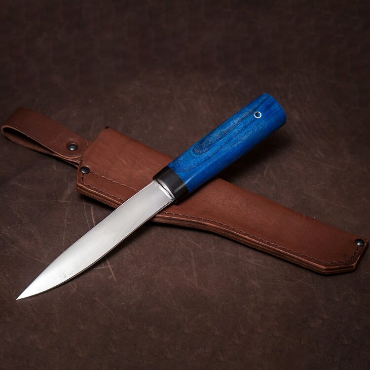 Якутский нож «Охотник» с синей рукоятью из карельской берёзы