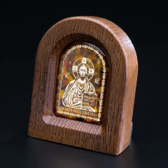 Маленькая икона «Господь Вседержитель» из дуба и янтаря