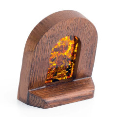 Маленькая икона «Господь Вседержитель» из дуба и янтаря