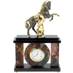 Настольные часы «Конь с попоной» из натурального камня яшма в подарок коллегам