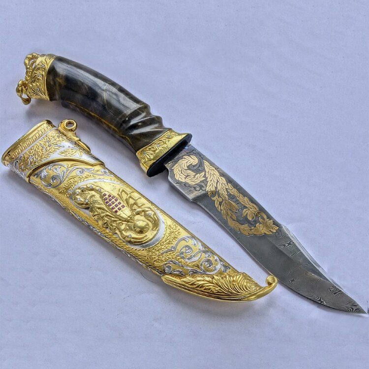 Сувенирный нож «Скорпион» в позолоченных ножнах