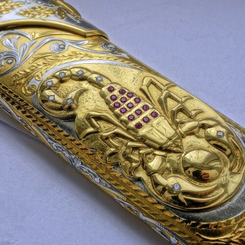 Сувенирный нож «Скорпион» в позолоченных ножнах