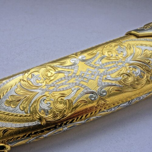 Сувенирный нож «Скорпион» в позолоченных ножнах