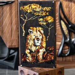 Подарочные нарды «Лев» из морёного дуба и янтаря