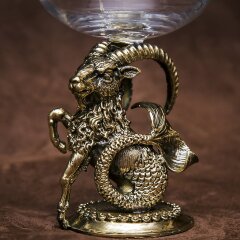 Подарочный бокал для коньяка «Козерог» с объёмной фигуркой