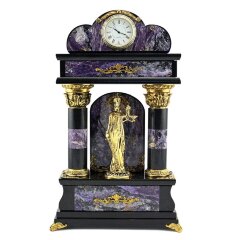 Каминные часы «Фемида» из камня чароита в подарок судье