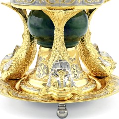 Икорница со стеклянной чашей и крышкой «Три Кита» на подставке из камня нефрит