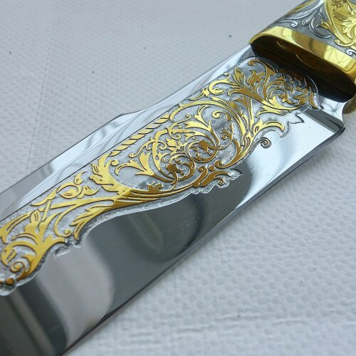 Подарочный нож «Золотой сокол» с позолоченным клинком из дамасской стали