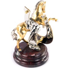 Сувенир лошадь с подковой «На удачу» на яшме — подарки на Новый год