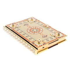 Украшенная книга «Коран» с чётками на арабском языке