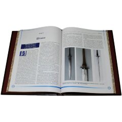 Иллюстрированная книга «История холодного оружия: корды, кинжалы, ножи, штыки»