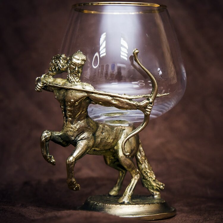Подарочный бокал для коньяка «Стрелец» с объёмной фигуркой