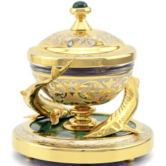 Позолоченная икорница с крышкой «Два Осетра» на подставке из камня малахит
