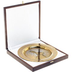 Декоративная тарелка «Заяц-русак» с позолотой в деревянном футляре