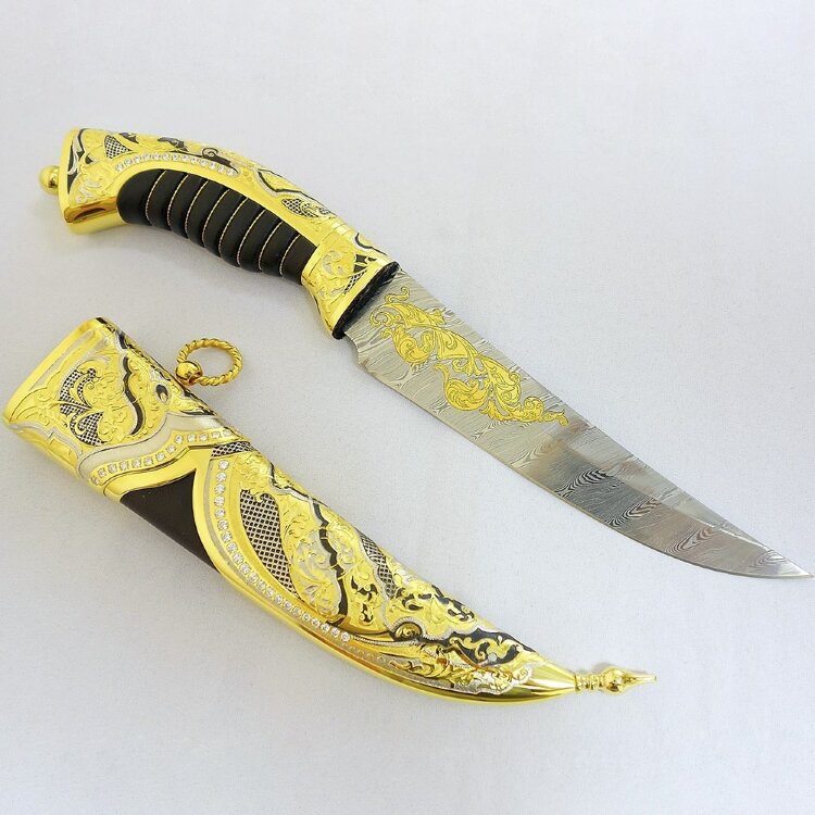 Позолоченный нож «Султан» из контрастной дамасской стали