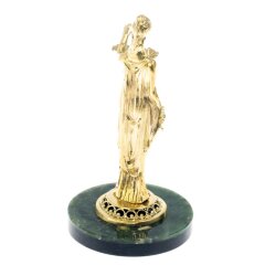 Позолоченная статуэтка «Фемида» на камне нефрит в подарок юристу