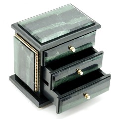 Ларец для хранения косметики и украшений «Классик» в интерьере спальни