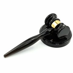Сувенир настольный «Судейский молоток» из камня обсидиан в подарок судье