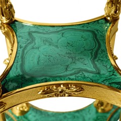 Круглый малахитовый стол «Антик» из натурального камня для интерьера дома