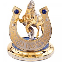 Настольный сувенир лошадь на дыбах «На удачу» на лазурите — новогодний символ 2026 года