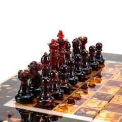 Складной шахматный ларец «Европа» с фигурами из янтаря