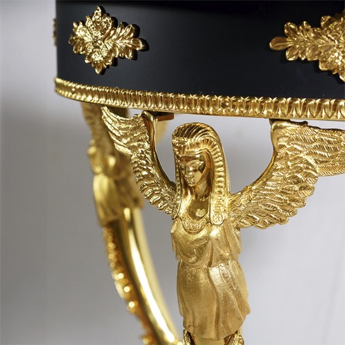 Полукруглый малахитовый стол «Антик» из натурального камня для интерьера дома