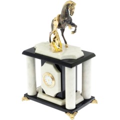 Настольные часы «Конь с попоной» из натурального камня мрамор в подарок сотрудникам