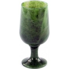 Винный фужер из зелёного нефрита