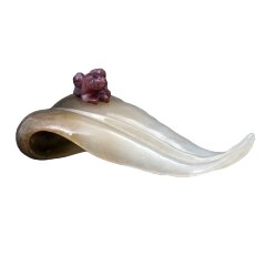 Нефритовая статуэтка ручной работы «Лягушка» на листе