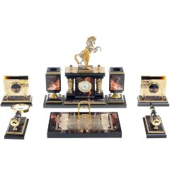 Настольный органайзер «Конь на дыбах» из натурального камня яшма